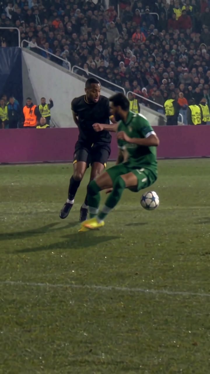 Ozil goal AI video — Black & Gold kit